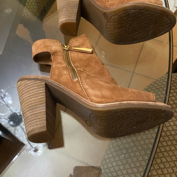 Gianni Bini, 61/2M, 4” heel Sandals - Picture 8 of 8